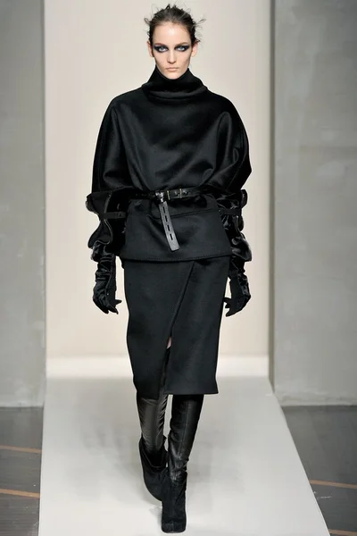 Look 3
